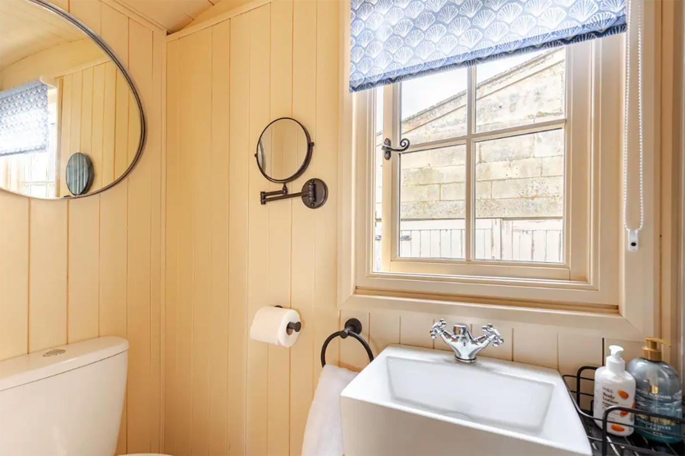 Shepherd'S Hut, Bath Esterno foto