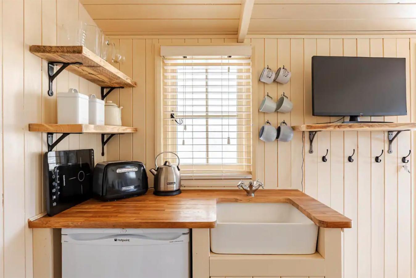 Shepherd'S Hut, Bath Esterno foto